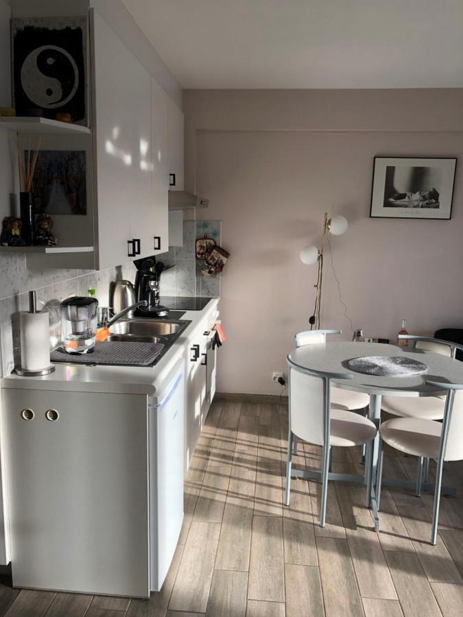 Shiny Nice Studio At Ostend Apartment ภายนอก รูปภาพ