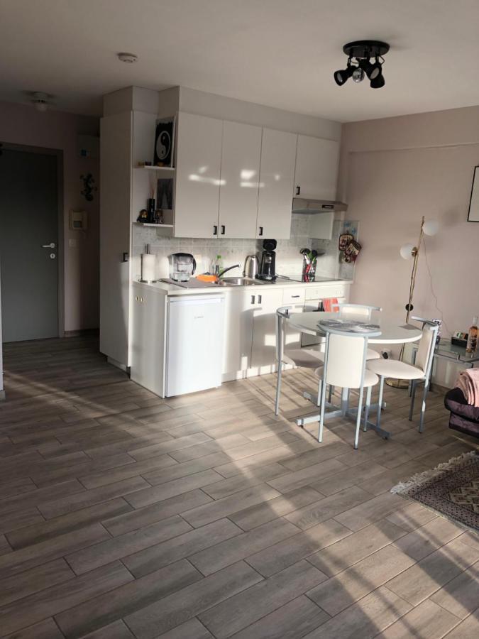 Shiny Nice Studio At Ostend Apartment ภายนอก รูปภาพ