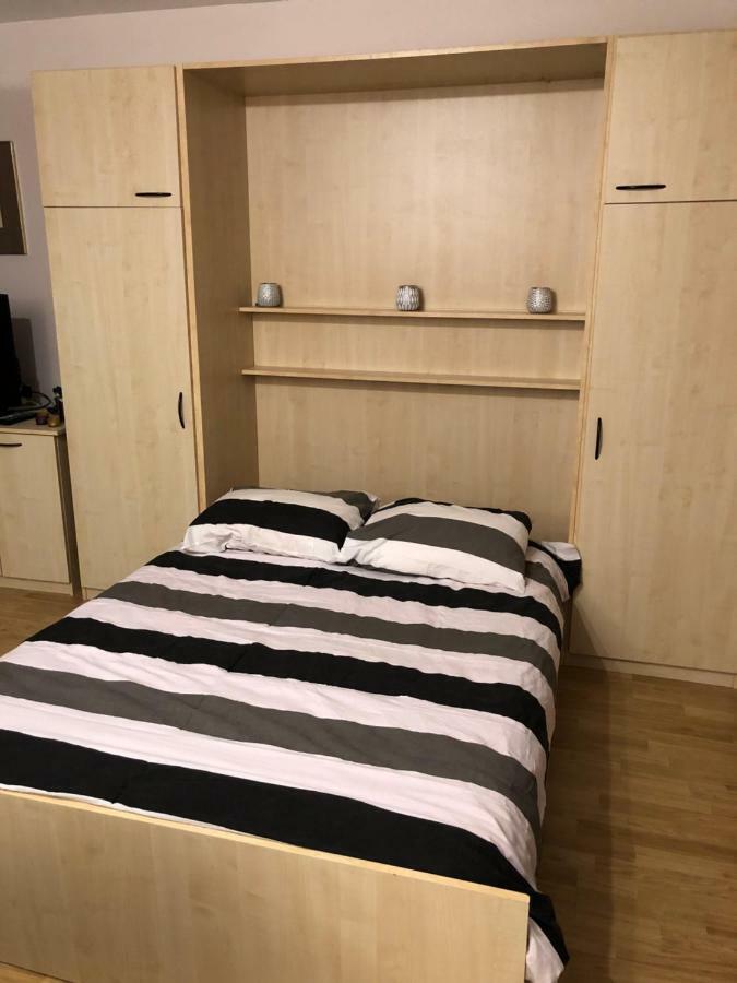 Shiny Nice Studio At Ostend Apartment ภายนอก รูปภาพ